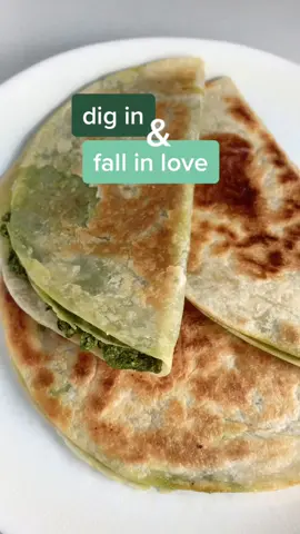Who likes quesadillas?? I’m kickin it up a notch with homemade cashew “cheese” & vegan pesto. #stayhomestaystrong #vegan #cookingtips #healthyfood