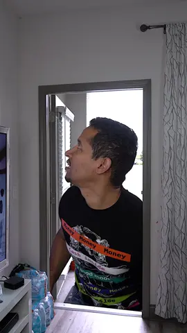 Cuando salgo de la casa... No #lysol No Entra! #dominican #stayhomestaystrong #leavingmybody #musiclives