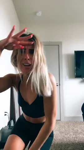 Take this app away from me. Mom don’t be mad #boredathome #djathome #musiclives