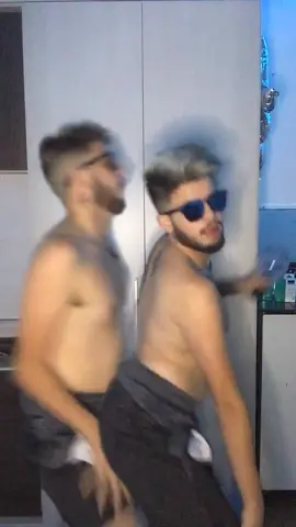 EU E MINHA AMIGAS SAINDO DO BANHEIRO DAS BOATES, SAUDADES NE FIA ? #tosendoseguido