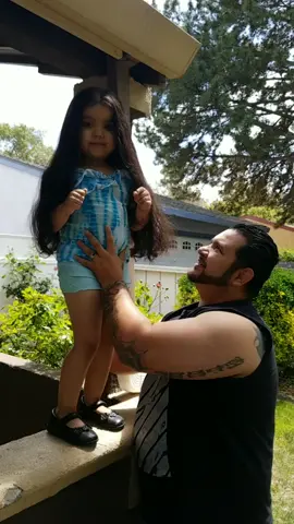 el tiempo pasa volando😭💗@diablo_rios#tikto #recuerdos #tiktokfotos#papaloveyoupapa #hija #tiktokvira #love_tik_tok #viral #amore