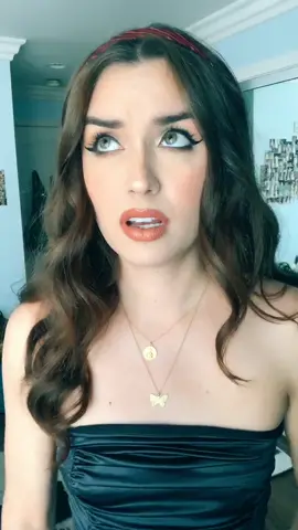 queen B. #blairwaldorf #gosispgirl #serenavanderwoodsen #lipsync #acting #fyp #fy #tiktokcovers #cursedimages