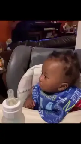 baby cries when sees dad shaved his hair .😆