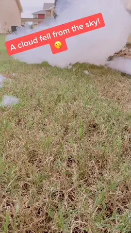A foam cloud ☁️  fell from the sky!!! #foam #sky #fyp #musiclives #foamparty #oddlysatisfying #clouds #OwnTheCurve #foamchallenge #viral #foryou
