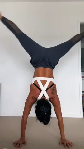 I’m to old for this 😂#flexable #breakyourbacktothis #handstands #fyp