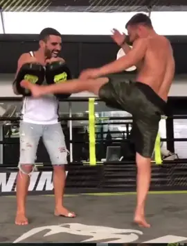 👉🏽boxing-bands.com #loma #lomachenko #vasiliylomachenko #kickboxingworkout #kickchallenge #kicks #kickups #boxingday #workoufitness #gymworkout #gym