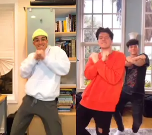 I love how they call swaying side to side “dance” lol #duet with @ondreazlopez