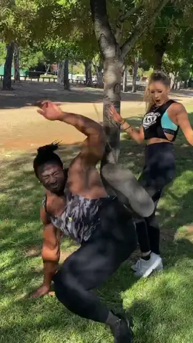 How to impress a girl - FAIL @kwameduahofficial #health #Fitness #strong #lift #tiktokindia #fyp #foryou #foryoupage #pickup #fail #kwayla #dontflop