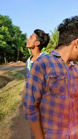 പിന്നിൽ നിന്നത് നന്നായി അല്ലെങ്കി അടികൊണ്ട് നാറിപ്പോയേനെ...🤭❤️#josephannamkuttyjose @hareesh_kichu6