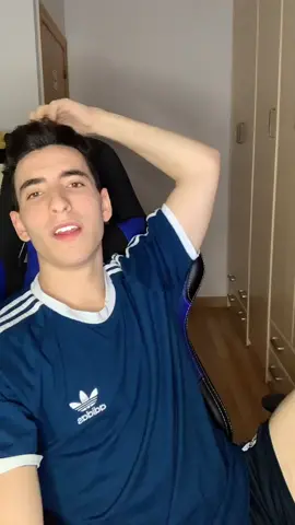 Cuando Siri te odia...🙄                                                   IG: GuilleSPYT [El comentario con menos likes le sigo]