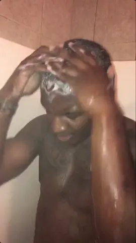 How it feels when you close your eyes in the shower 😰😭 @cityboyjosh #fyp #foryoupage #scary #earthday