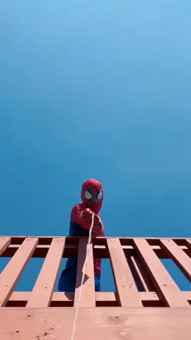THAT WAS A CLOSE ONE! 😱 #spiderman #fail #bestfandom #spideysense #marvel #cosplay #texas #vfx