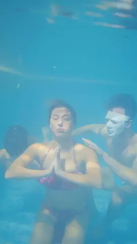 #творческийподход Meditation under water! #yoga #yogachallenge #yogagirl #yogaflow #yogapose #yogalove #nirvana #underwater #under #horrorchallenge
