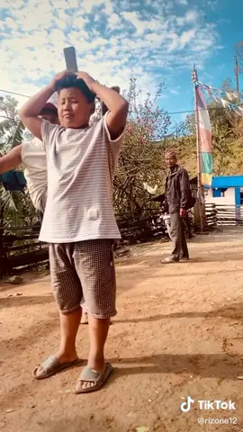 Mans head almost flew off 😮 #woah #sports #shoutoutot (via @rizone12)