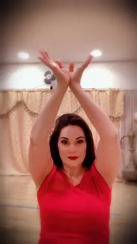 How to do the #lotus flower in #bellydance #foryou #howto #hands #arms #dance #bėllydancer #oriental #red