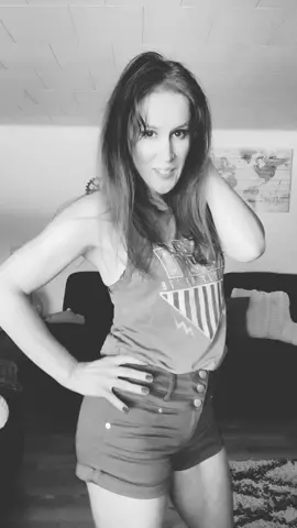 No diggity, LMP style. the only pounds I’ve gained are from all the junk food I’ve been eating. #nodiggity #pitchperfect #blackandwhite #tiktokcover