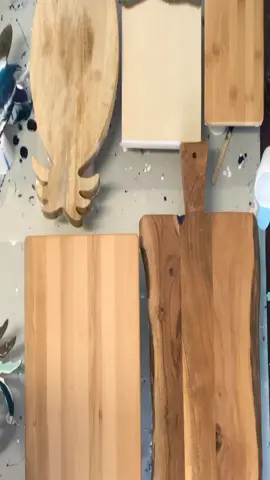 Spent yesterday in the salty air and sand! Back to work today 💙🌊 #beachlife #cheeseboard #oddlysayisfying #sosatisfying #resin #epoxyart #resinart