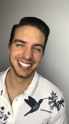 En esta cuarentena hasta tus aparatos estan hartos de ti 📱🥺 #comedia #parati #cuarentena #siri #alexa #citaencuarentena #miplan