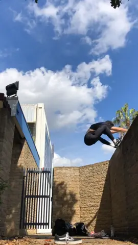 Don’t give up!! 😝🤘 #minitutorials #livingtogether #parkour #everydayheroes #2020 #pov #tiktok #viral #tiktokviral #slowmo #gopro #tiktokau #strong