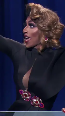 “LOOK OVER THERE!” 🤪 #rpdr #dragrace #funny #jeffgoldblum #dragqueen #lol