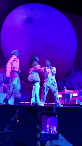 7 rings check 💍 #foryou #arianagrande #sweetenertour #sweetenerworldtour