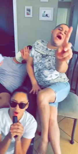 All I wanted to do is dance and sing with my best friends #foryou #fyp #foryoupage #aintnomountainhighenough #BestFriends