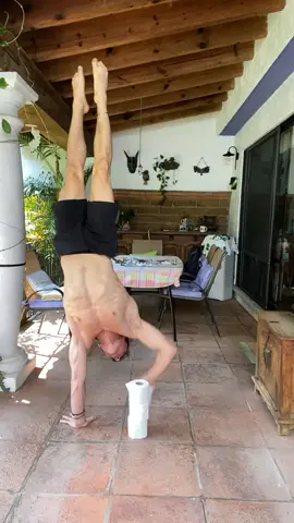 TP Handstand Challenge! 🔥🧻@sydneybrown_xo #handstand #Fitness #challenge #toiletpaperchallenge