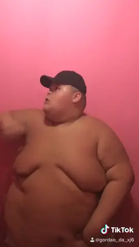 Dancinha saliente tá 🥵    #challenge #tiktok #danca #tiktokchallege #foryou #fyp #foryoupage  segue o brabo: @willdamiao