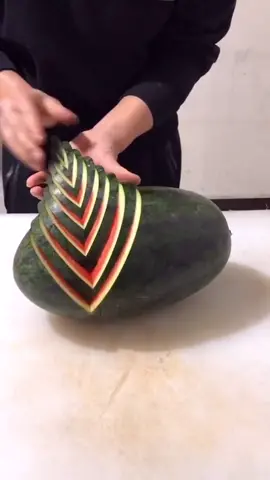 Carving watermelon into a box #foryou #watermelon #bakingrecipe #neverfitin #natureathome (cred: @pandacandys )
