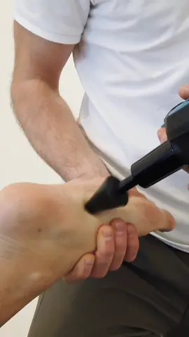 PLANTAR FASCIA FOOT RELEASE ⛏️🦶🏼  #osteopath #osteopathy #chiropractor #chiropractic #theragun #foot #therapy #doubleyourimpact