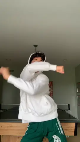 nEw DanCe aLeRt 🚨 #fyp #dance #sophiathefirst