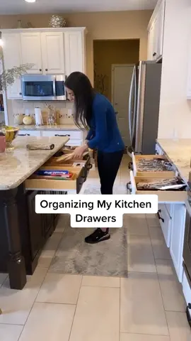 Organizing my kitchen drawers! #organization #tiktokdiy #Home #happyathome #kitchen #kitchentips #KitchenHacks