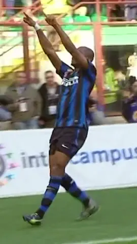 Che campione Samuel Eto’o! 🤩 vi ricordate quanti titoli ha vinto all’Inter? 🧮 #football #calcio #legend #goals #inter #foryou