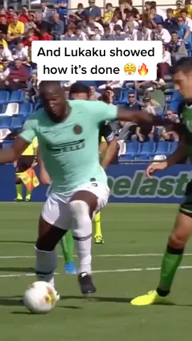BEAST | This Sassuolo defender should have known! 💪🇧🇪 #forthefans #lukaku #inter #everton #seriea #italy #england #football #fy #fyp