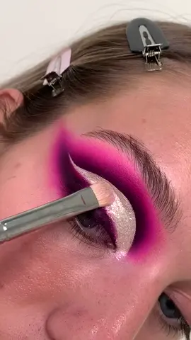 #bperfectcosmetics #cutcrease #plouisebase #plouisemakeup #pinkcutcrease #katiedaley #primalashes #minklashes #plouiseacademy #makeuptutorial #eyelook