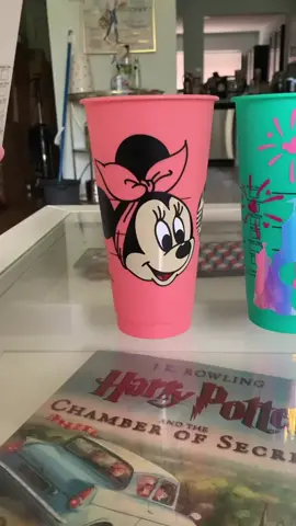 #colorchanging #starbucks #colorchangingstarbuckscup #disneyworld #minniemouse #beautyandthebeast #rapunzel #tangled #stitch