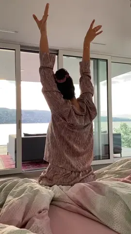 When I wake up in the morning, I smile ☀️ #sunrise  #morgenroutine #zürichsee #zürich @michaelglauninger