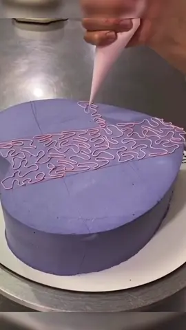Amazing cake 🎂 in the making by IG: @cake_alizadeh.abas #cake #cakedecorator #cakevideo #cakevideo