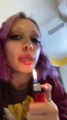 Idk what tik tok’ers do but my mom has it she keeps trying to make me do the dances boomers do on here but i only follow my friends so far ❤️