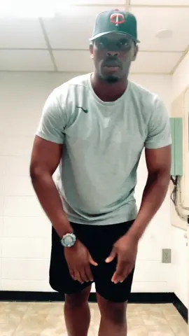 Someone get me off here Im outter here! I’m gone! Big Racks 🏃🏾‍♂️🌬 #bigrackschallenge#foryourpage