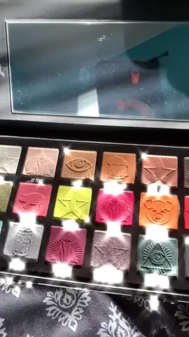 She’s so pretty 😍😍 @jeffreestar @shanedawson #jeffreestar #conspiracypalette #foryoupage #foryou