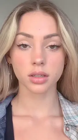 Eye contact 👀