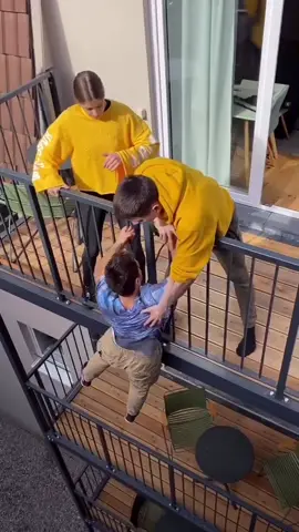 Didn’t expect that 😂🙈 YouTube: Rick Azas #foryou #featurethis #trending #parkour