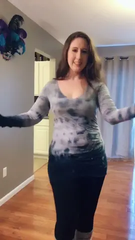 Playing with that big band sound 🎺#bellydance #curvygirl #shimmychallenge #hiteverybeat #havingfun