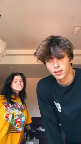 She made me film this way too many times @nessaabarrett