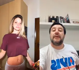 #duetto con @matteosalviniufficiale  Si è spaventato secondo voi?😂