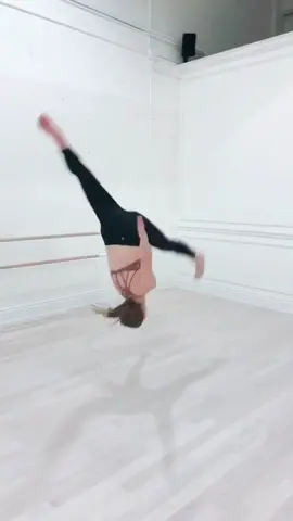 FLIP IT 🤪🤘🏼 #vibewithme #keepingactive #learnfromme #wipeitdown #poseathome #tiktokgraduation #dance #acrobatics #fyp #foryoupage #foryou #flips
