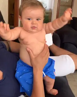 Quem nunca morreu de rir a ponto de quase ficar sem fôlego ???? Ê papai....😂  #fyp #bebesfofos #gordinhogostoso #bebesgordinho #babychallenge