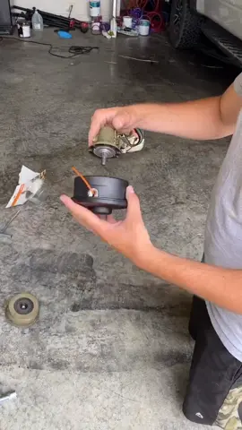 How To Change A Stihl Trimmer Head! 😎🤙🏻💯 #stihl #trimmer #lawncare #mowing #contractor