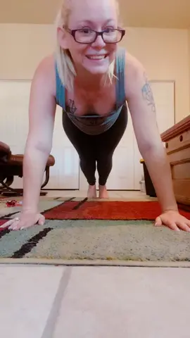 3rd day new routine... sorry I took a day off guys #workfromhome #getitgirl